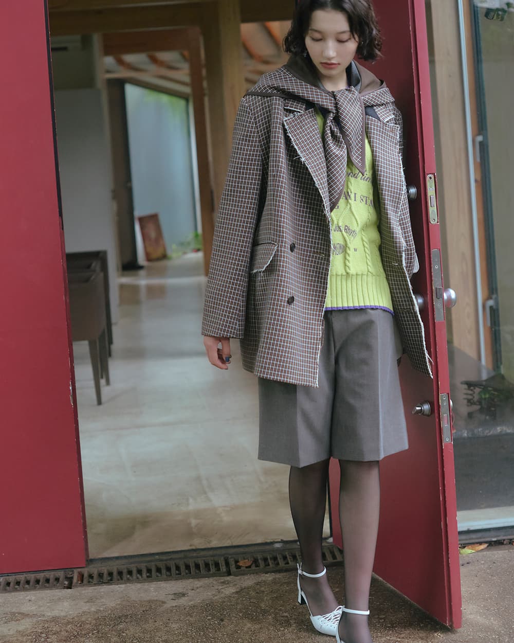 スタイリングの幅を広げるひと癖効いたダブルジャケット