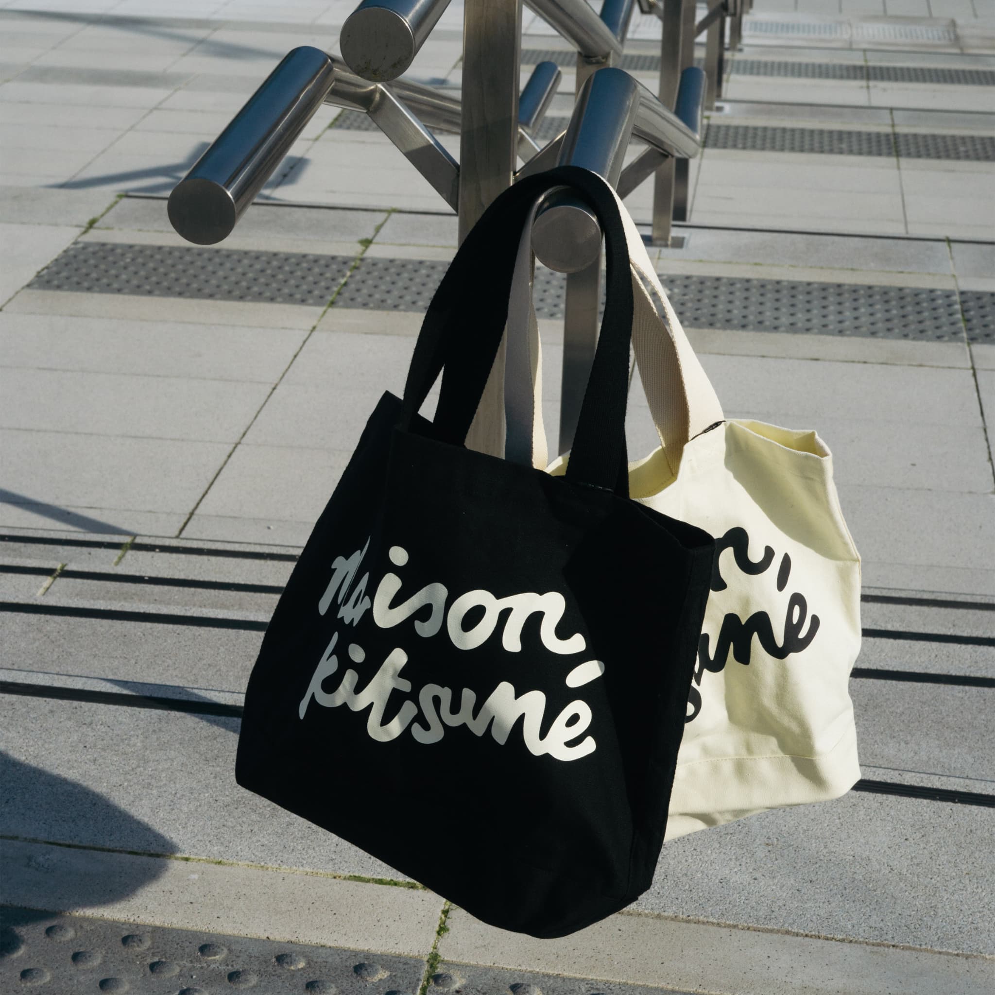 Maison Kitsune OM02134KM00010072 関税送料込 関税負担なし☆MAISON KITSUNE ドレスド フォックス ジャンパー