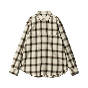 チェックシャツ