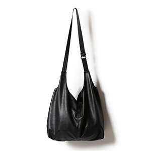 ATTACHMENT/アタッチメント　シンセティックレザーショルダーショッピングバッグ