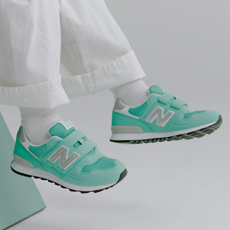New Balance キッズシューズ