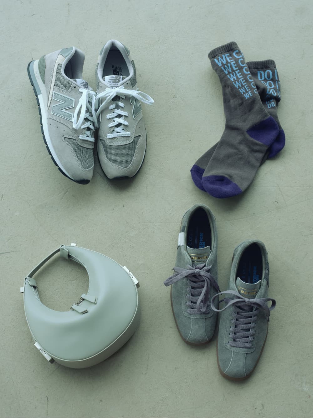 何足でも欲しいスニーカーと靴下、どこでも頼れる万能なミニバッグ
