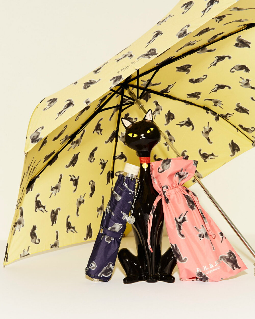 猫柄の折りたたみ傘の写真