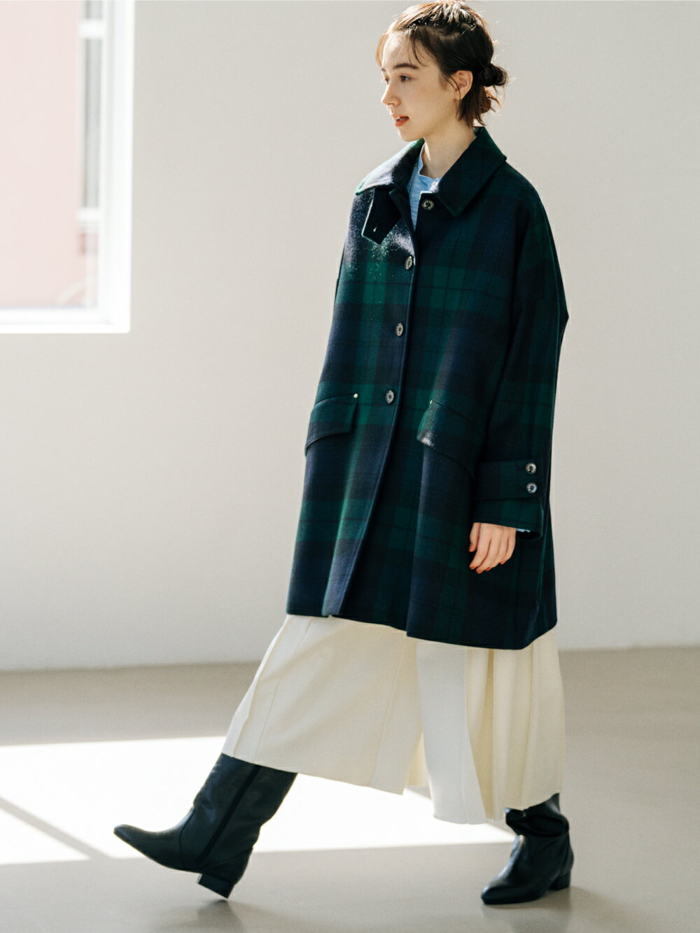 MACKINTOSH 定番のチェック柄はオーバーサイズで変化をつける。の写真